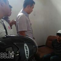 denis-mencuri-helm-pakai-nissan-march-saat-mobil-diperiksa-ada-tabung-gas-curian