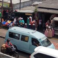 pkl-tanah-abang-caplok-jalur-khusus-disabilitas