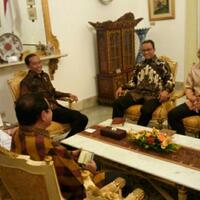 suasana-santai-pertemuan-jokowi-dengan-anies-sandi