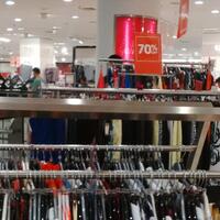 debenhams-tutup-semua-toko-akhir-2017
