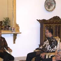 presiden-minta-anies-sandi-rajin-kontrol-mrt