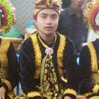 4-pria-super-beruntung-tahun-2017-yang-bikin-jomblo-jadi-iri