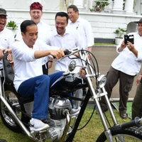 jokowi-jajal-chopper-kustom-di-istana-bogor