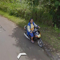 5-kejadian-nyleneh-orang-indonesia-yang-terekam-google-street-view-awas-ngakak