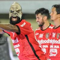 peri-sandria-komentari-rekor-golnya-dipecahkan-sylvano-comvalius