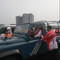 jokowi-tumpangi-land-rover-jajal-tol-becakayu