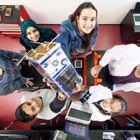 salut--sekumpulan-remaja-smu-ini-sukses-membuat-satelit