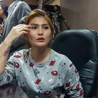 terlilit-utang-hingga-rp-25-m-angela-lee-digugat-cerai-suami