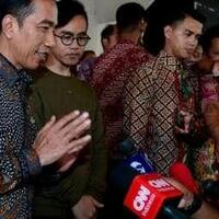 dikritik-fahri-nikahan-kahiyang-mewah-jokowi-cuma-jawab-begini