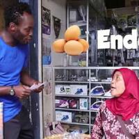 video-kocak-michael-essien-belanja-di-pasar-pakai-bahasa-sunda