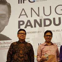 pemprov-sumbar-raih-penghargaan-provinsi-predikat-baik