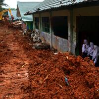 banjir-dan-longsor-di-tangerang-selatan-terjadi-karena-salah-urus