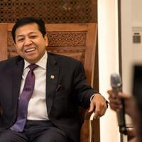 kecelakaan-novanto-diperban-di-kepala