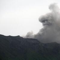 gunung-agung-erupsi-warga-diminta-siaga