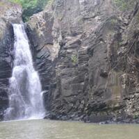 keunikan-air-terjun-cunca-kuang-di-lembah-flores