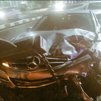 2-mobil-kecelakaan-di-simpang-susun-semanggi