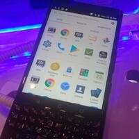 blackberry-keyone-resmi-dipasarkan-di-indonesia