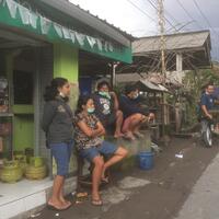 dihujani-abu-vulkanik-warga-desa-selat-karangasem-belum-diminta-mengungsi