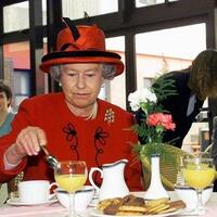 ini-9-makanan-yang-tak-pernah-disantap-ratu-elizabeth-ii
