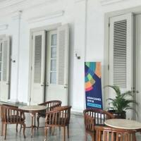 kain-gorden-putih-kini-menutupi-jendela-kantor-gubernur-dki