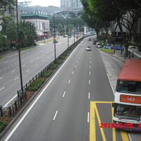 rugi-gan-melintas-di-jalur-busway