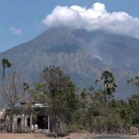 warga-disekitar-gunung-agung-diharap-tetap-waspada