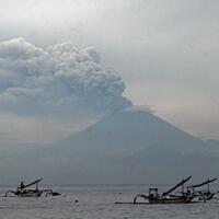 bandara-lombok-kembali-ditutup