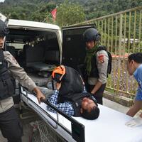 konvoi-trailer-di-tembagapura-diberondong-peluru