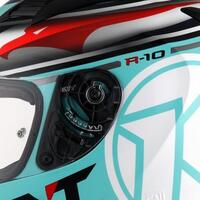 kyt-rilis-helm-flat-visor-bersensasi-balap-dengan-fitur-pinlock-dan-tear-off-ready