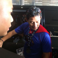 pakai-kostum-superman-wagub-sandiaga-lari-5-kilometer-di-lippo-mall-puri