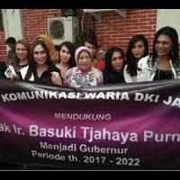 polisi-bubarkan-acara-miss-waria-di-makassar