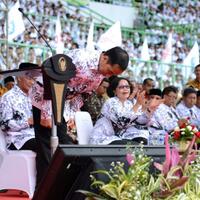 presiden-jokowi-pentingnya-peran-guru-bagi-kemajuan-bangsa-indonesia