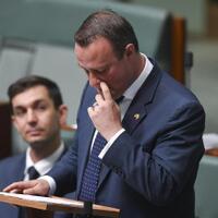 politikus-australia-ini-melamar-kekasih-gay-nya-di-sidang-parlemen