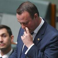 anggota-dpr-australia-lamar-kekasih-sesama-jenisnya-saat-rapat-berlangsung