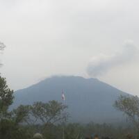 gunung-agung-tremor-non-harmonik-dua-kali-hari-ini