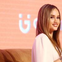 syok-dengar-kabar-bahagia-raditya-dika-cinta-laura-anak-kecil-kok-bertunangan