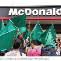massa-di-ciputat-boikot--lempari-mcdonald-s-dengan-telur-busuk