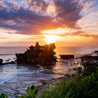 destinasi-wisata-terbaik-untuk-melihat-sunset-di-indonesia