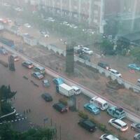 diguyur-hujan-kuningan-tergenang