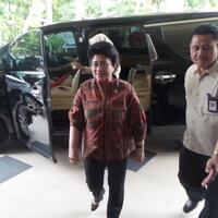 menkes-nila-moeloek-saya-enggak-dikasih-masker-nih