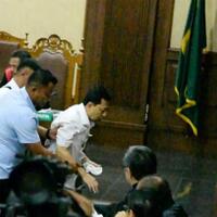 setya-novanto-3-kali-diam-saat-ditanya-hakim-pengadilan-tipikor