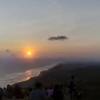 destinasi-wisata-terbaik-untuk-melihat-sunset-di-indonesia