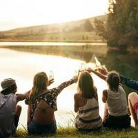 8-tanda-bahwa-ia-adalah-sahabat-terbaik