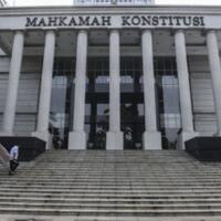 mk-tegaskan-teman-sekantor-boleh-terikat-pernikahan