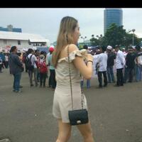 pengunjuk-rasa-teriaki-pengunjung-dwp-berpakaian-mini-yang-melintas