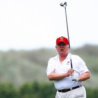 gunakan-sandal-jepit-presiden-jokowi-mancing-di-raja-ampat