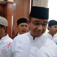 warga-mengeluh-kebijakan-pkl-jualan-di-jalanan-ini-respon-anies
