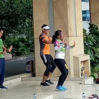 sandi-senam-minta-diiringi-lagu--sayang--via-vallen