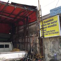 pendapatan-pengusaha-ekspedisi-tanah-abang-tersendat