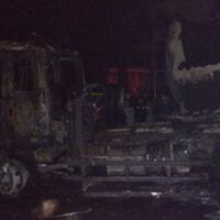 petugas-sterilisasi-lokasi-kebakaran-spbu-ciganjur